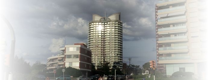 Sunrise Tower%Av. Pedragosa Sierra esq.  Miami Pda. 5,Playa Mansa Punta del Este%2010%25.000m2%65m